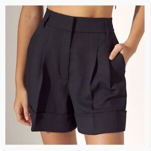 Aritzia Wilfred Black Pleated Tailored Shorts Size 4